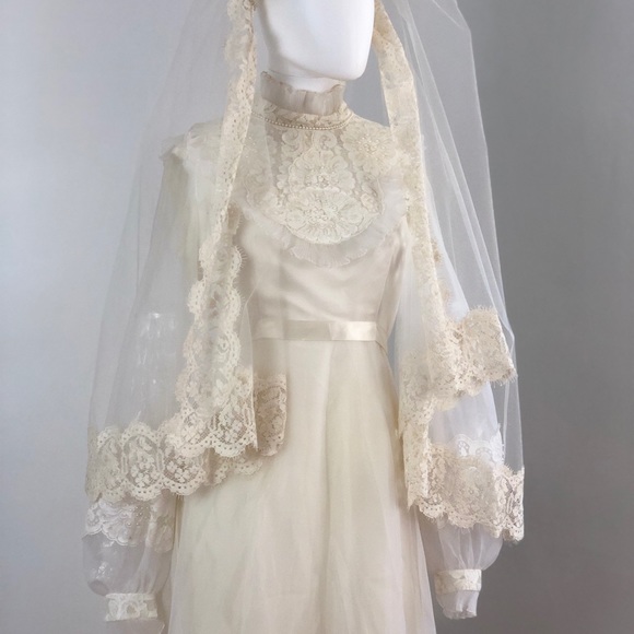 Vintage Ruffle up Princess Cut Bridal Originals Wedding Dress - Picture 4 of 16